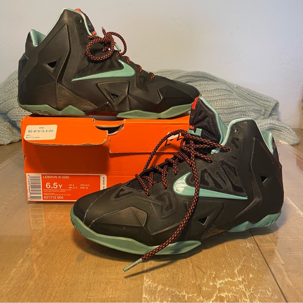 Nike Lebron James XI GS Jade Sneakers